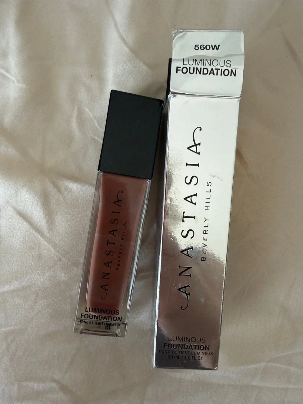 Anastasia Beverly Hills Luminous Foundation - 560W Warm Deep